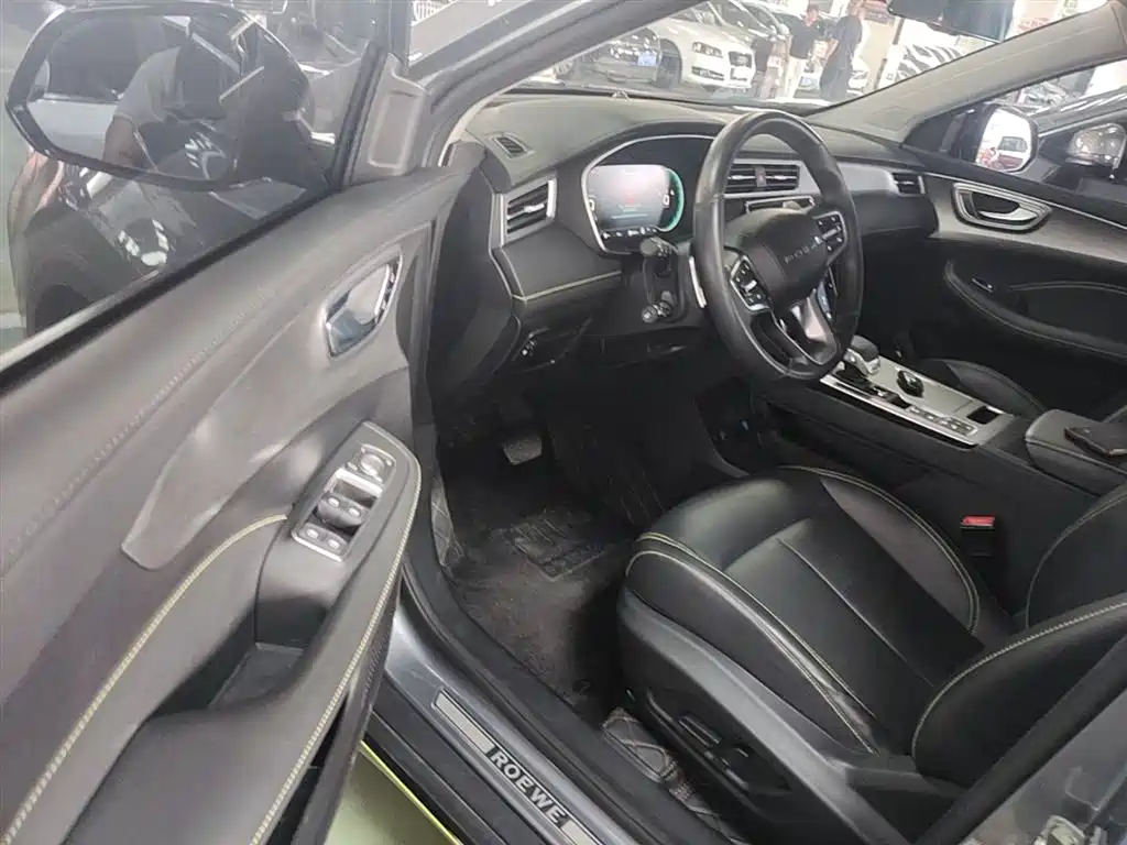 Roewe RX5 New Energy 2020 — фото 16