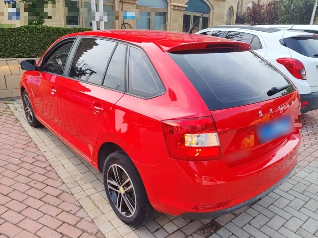 Skoda Rapid Spaceback 2019 — фото 5