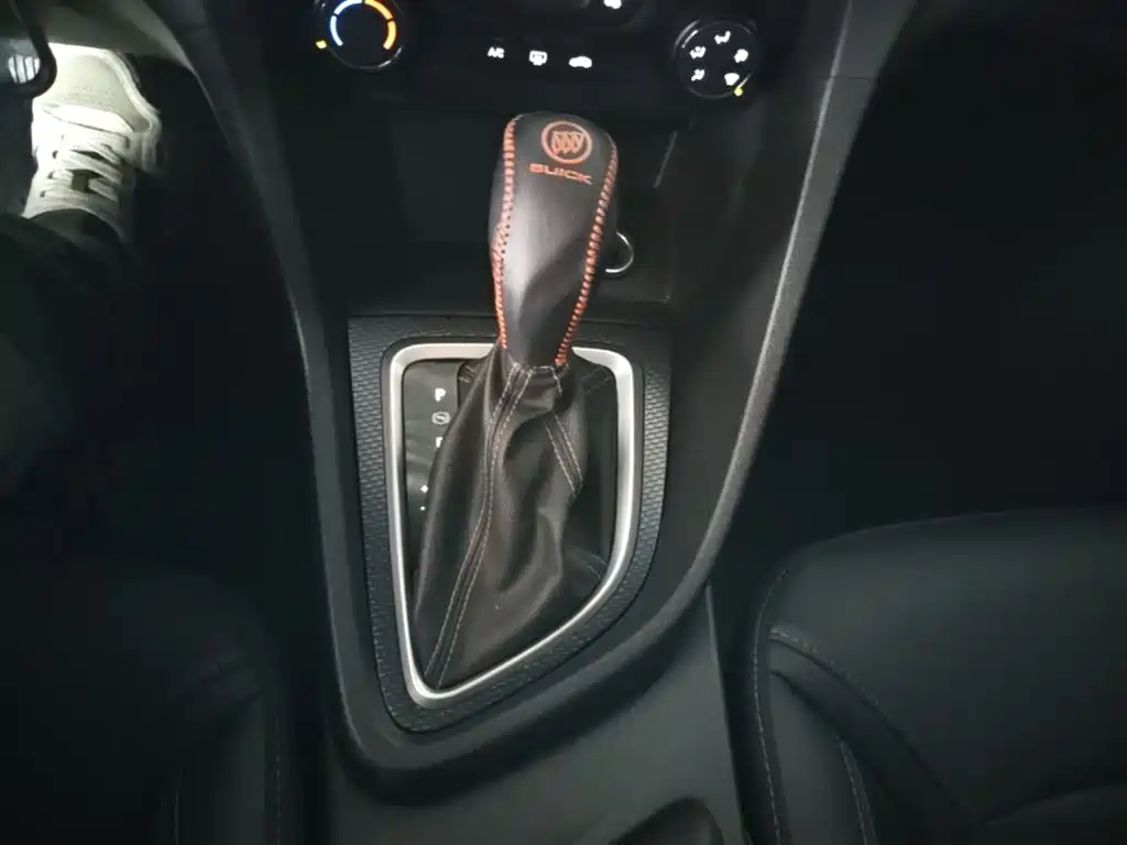 Buick Excelle 2022 — фото 14