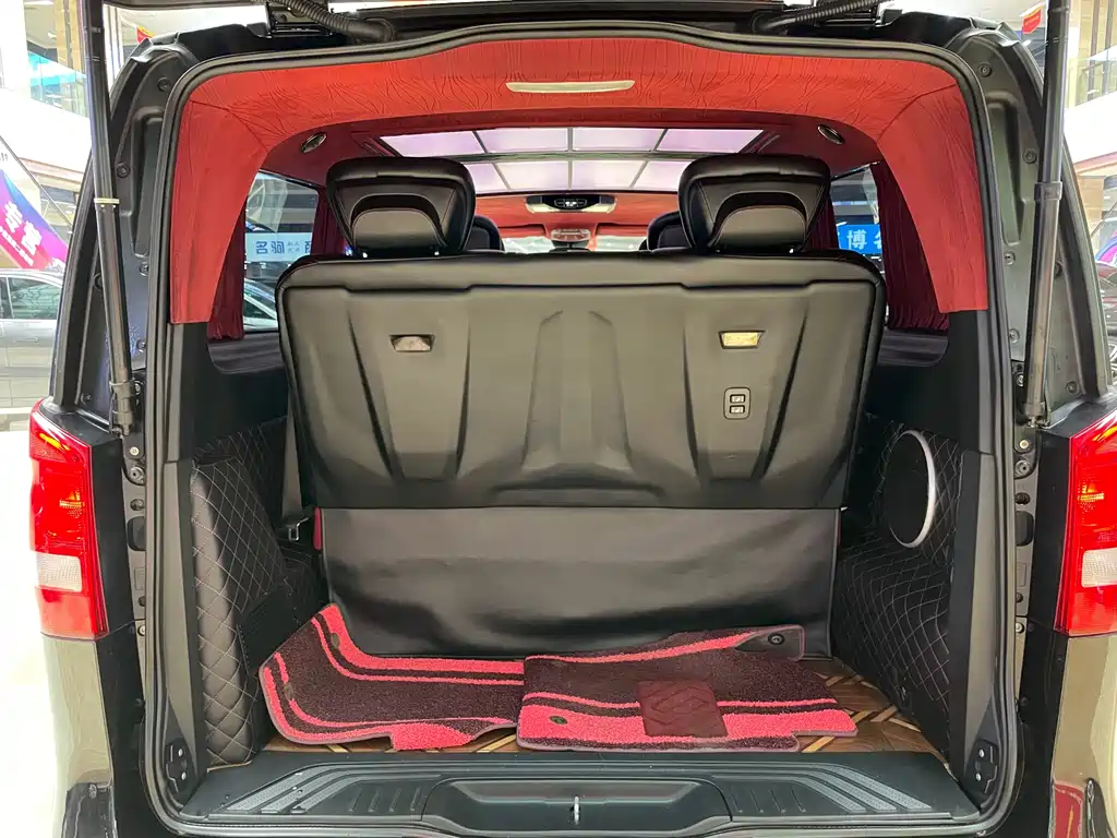 Mercedes-Benz V-Class 2020 — фото 11