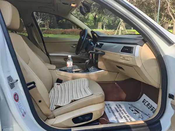 BMW 3 Series 2011
