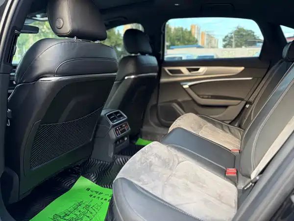 Audi A6L 2022