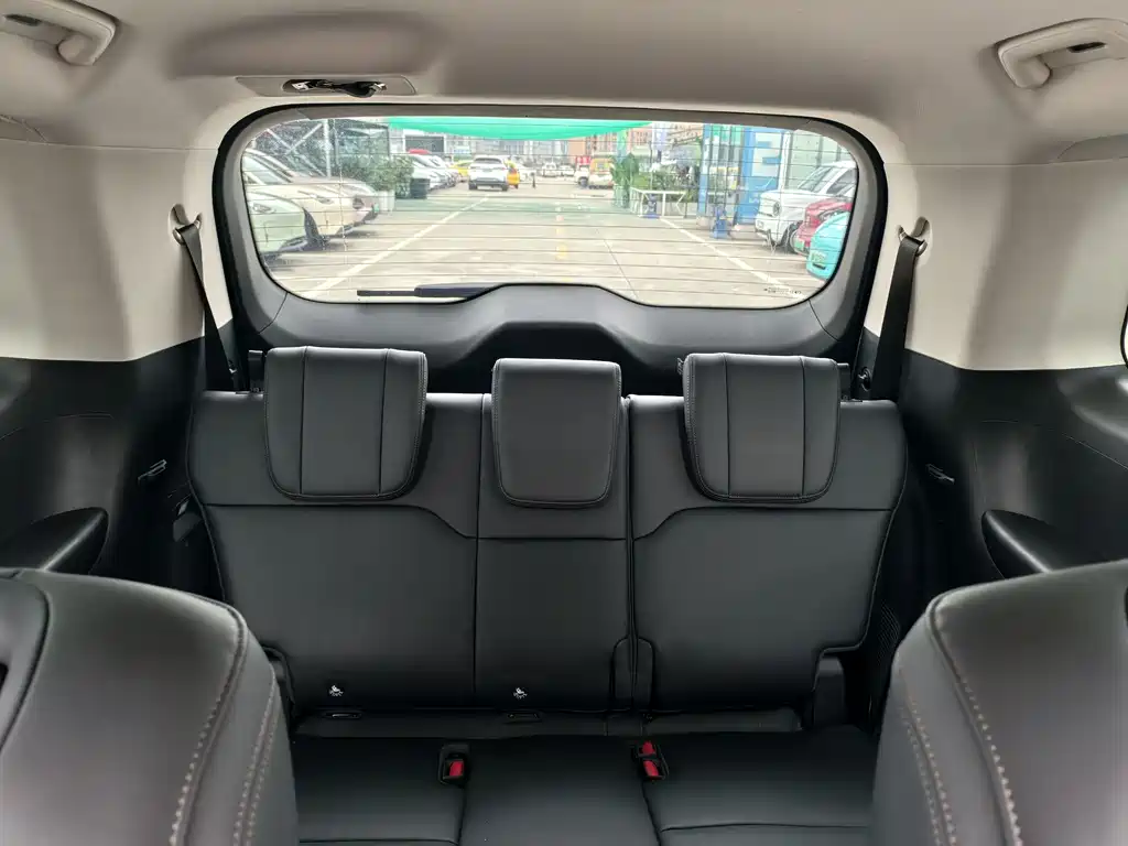 GAC Motor E8 PHEV 2025 — фото 12