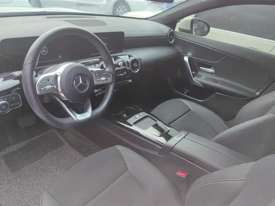 Mercedes-Benz A-Class 2020 — фото 12