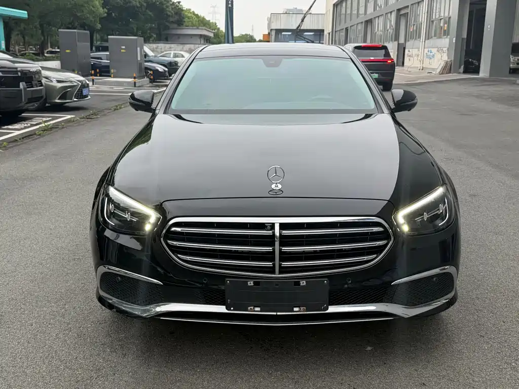 Mercedes-Benz E-Class 2024