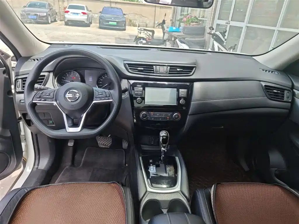 Nissan X-Trail 2017 — фото 10
