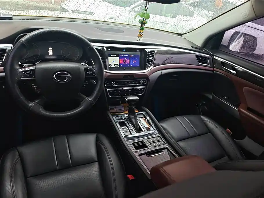 GAC Motor Trumpchi GS8 2017 — фото 12