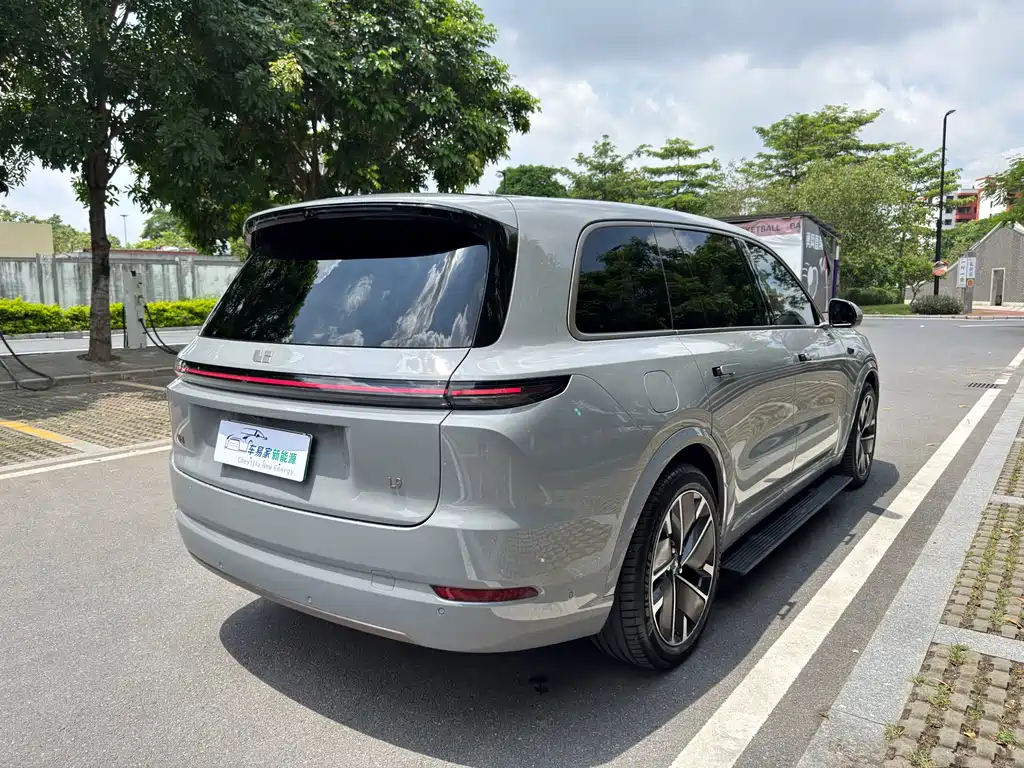 Li Auto Li L9 2025