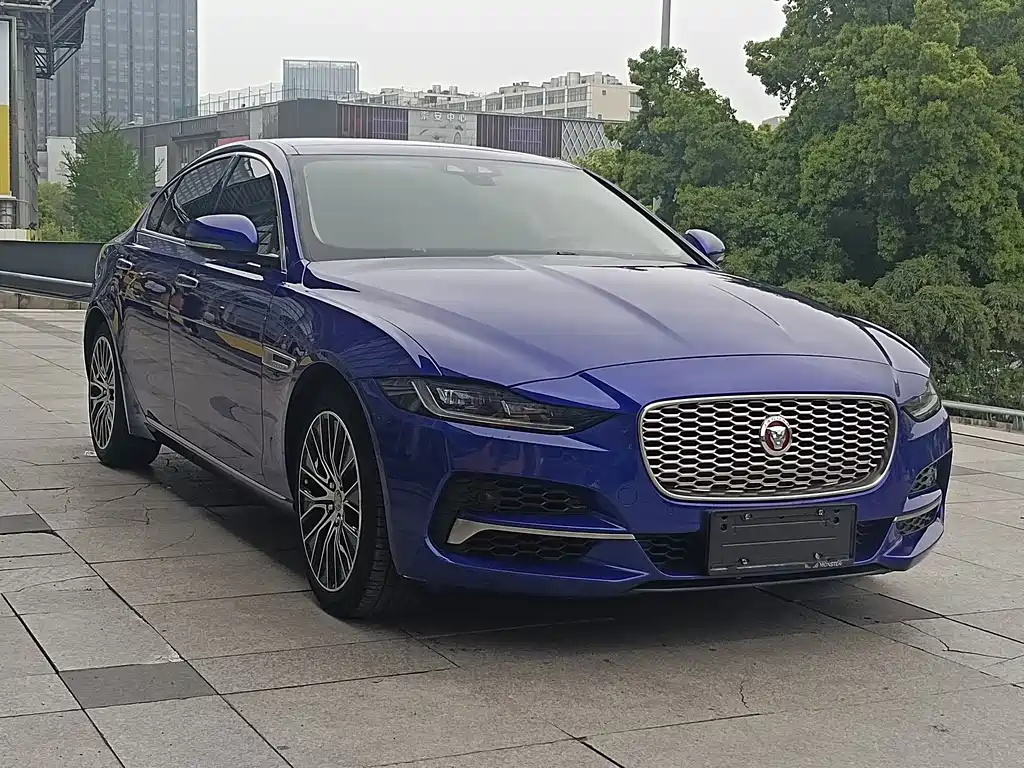 Jaguar XEL 2020 — фото 3