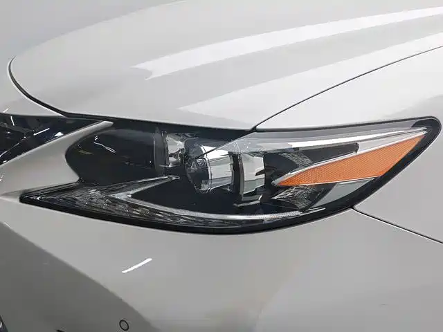 Lexus ES 2017 — фото 18