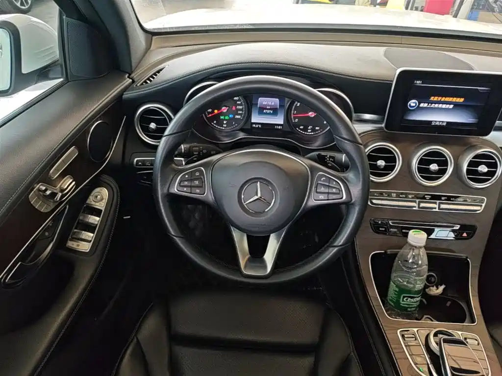 Mercedes-Benz GLC 2017 — фото 11