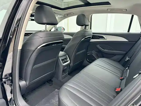 Hongqi H5 2026