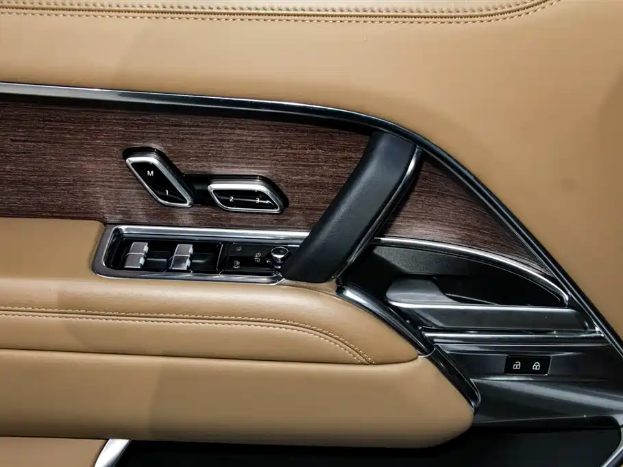 Land Rover Range Rover 2023 — фото 13