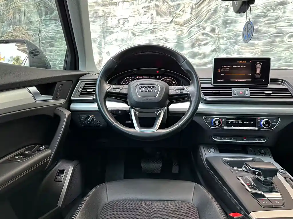 Audi Q5L 2018 — фото 13
