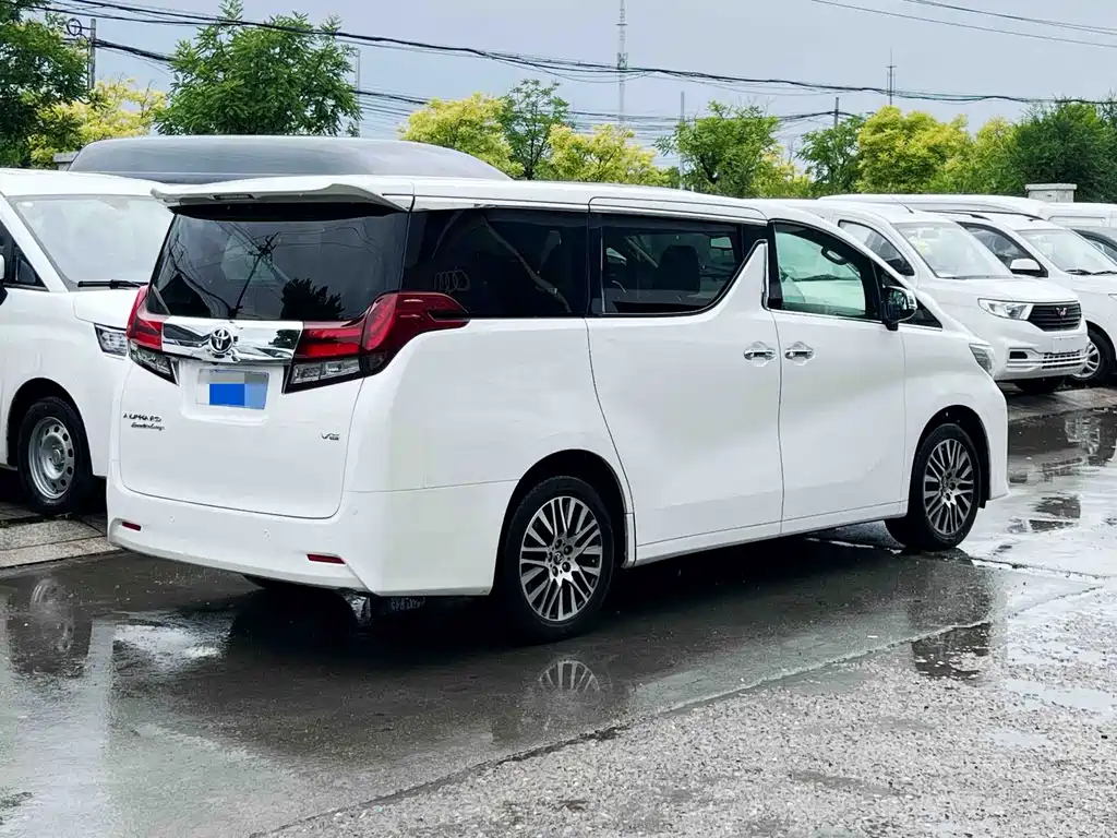 Toyota Alphard 2017 — фото 4