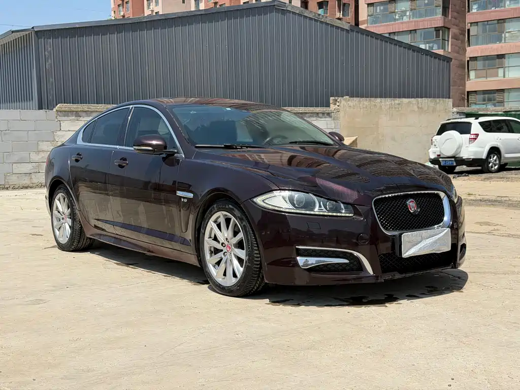 Jaguar XF 2014 — фото 6