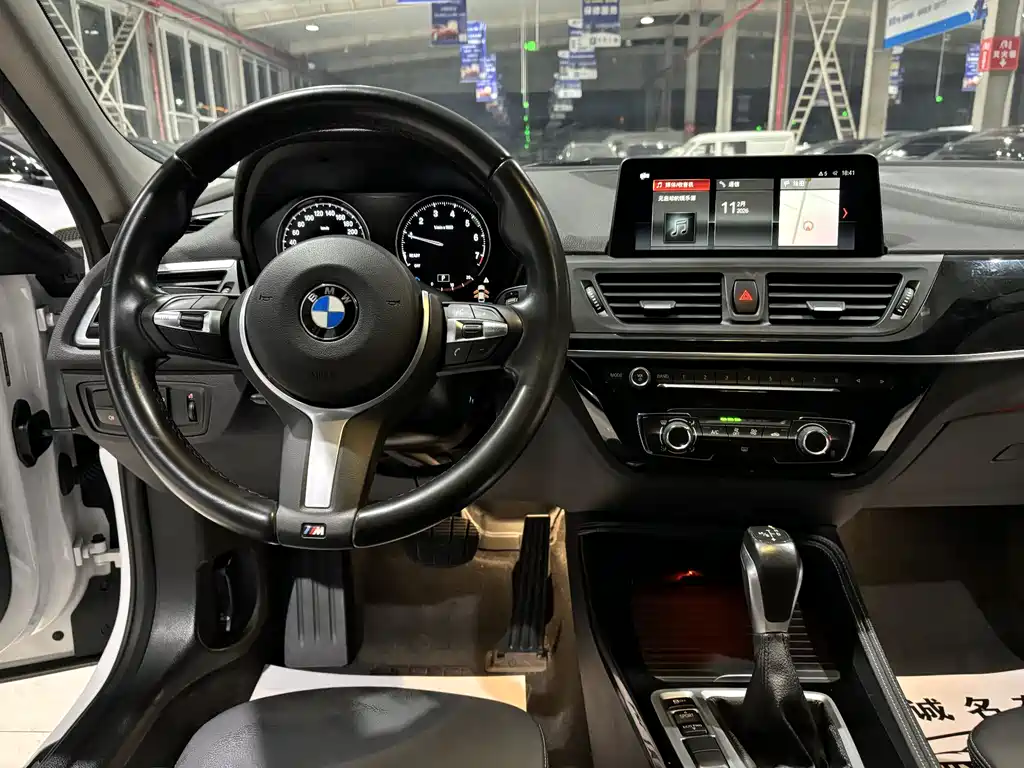 BMW 1 Series 2019 — фото 13