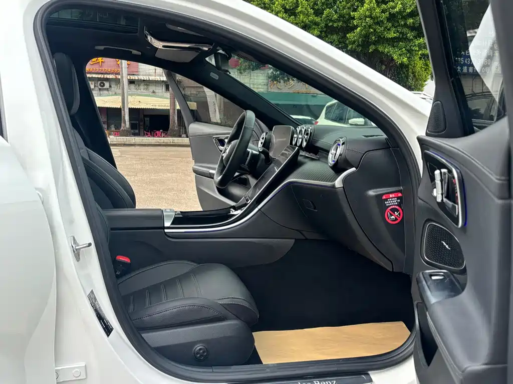 Mercedes-Benz C-Class 2023 — фото 10