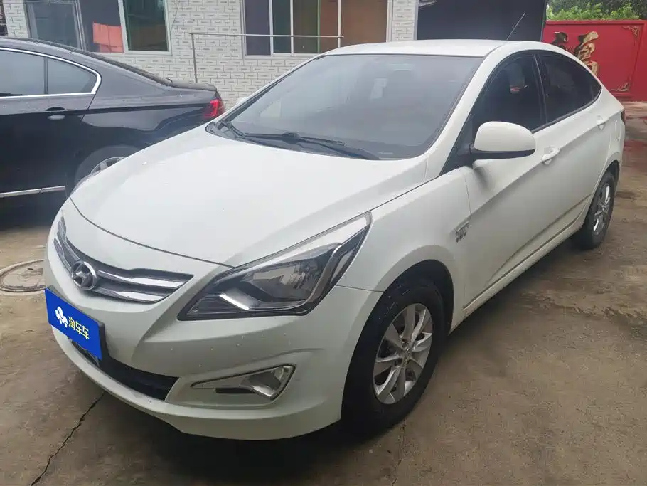 Hyundai Verna 2015