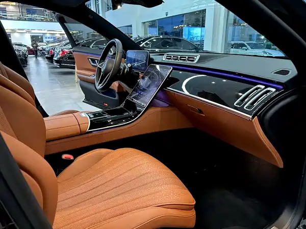 Mercedes-Benz S-Class 2024