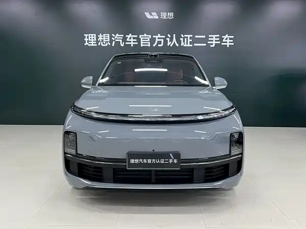 Li Auto L8 2025