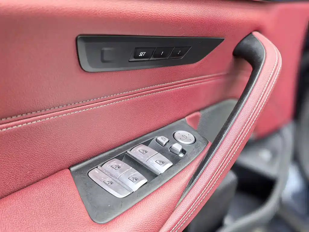 BMW 5 Series 2021 — фото 9