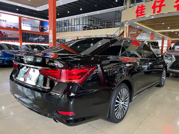 Toyota Crown 2018