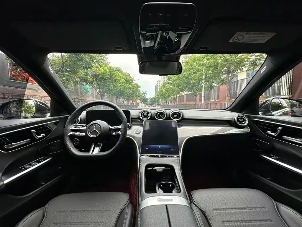Mercedes-Benz C-Class 2024