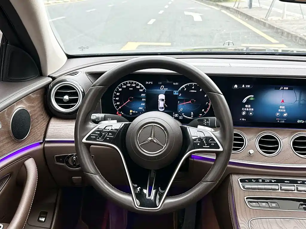 Mercedes-Benz E-Class 2022 — фото 14