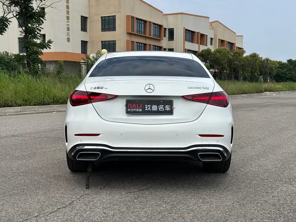 Mercedes-Benz C-Class 2024