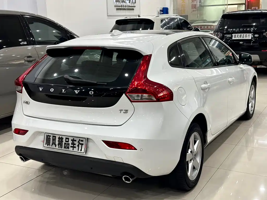 Volvo V40 2016 — фото 30