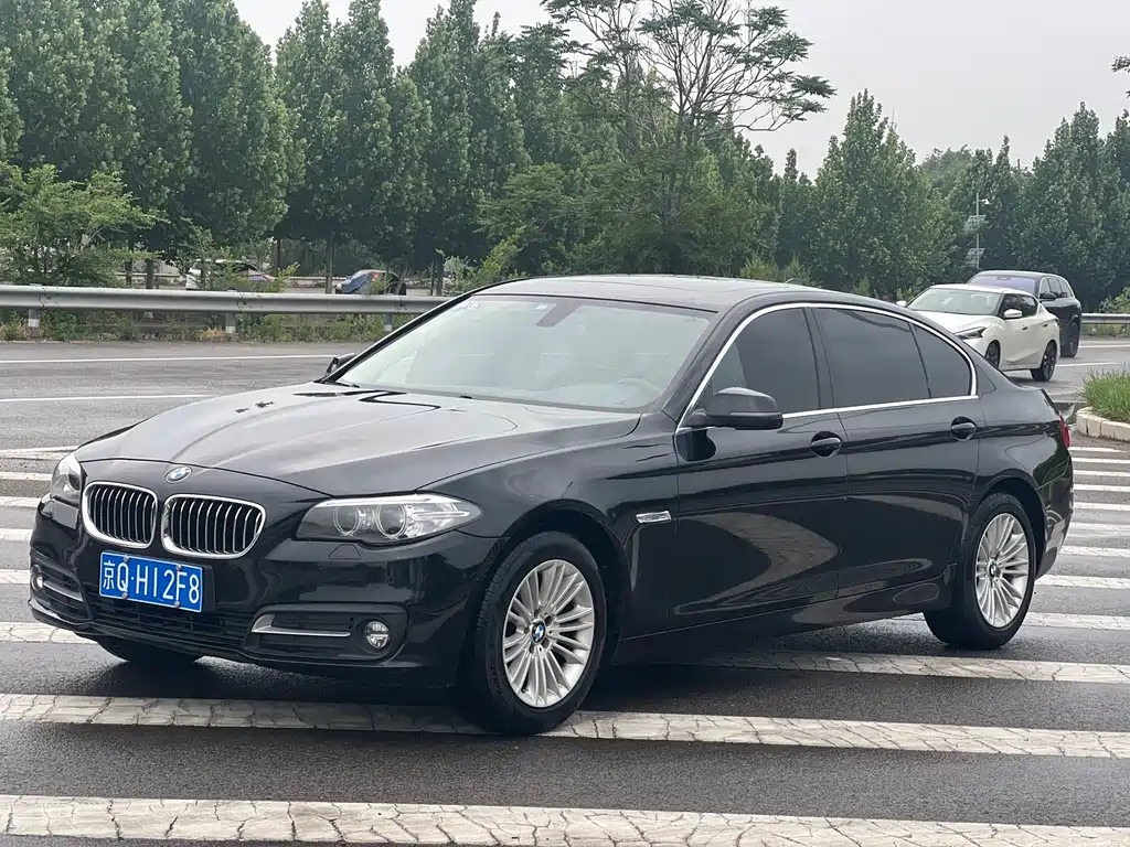 BMW 5 Series 2016 — фото 1