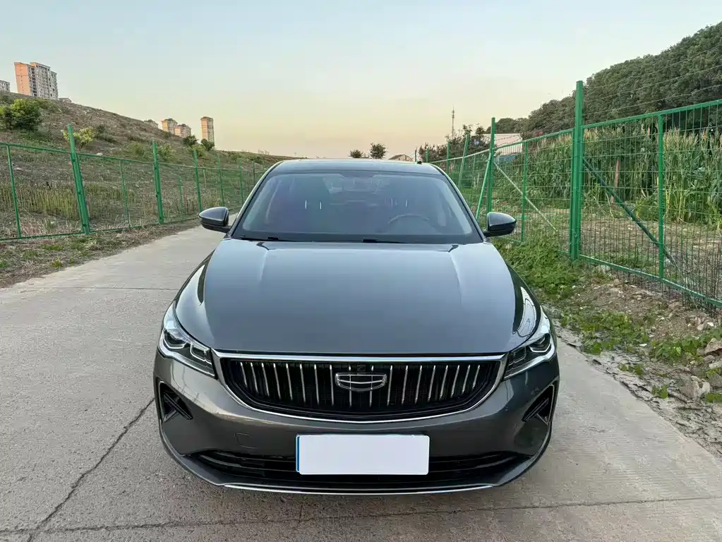 Geely Emgrand 2023