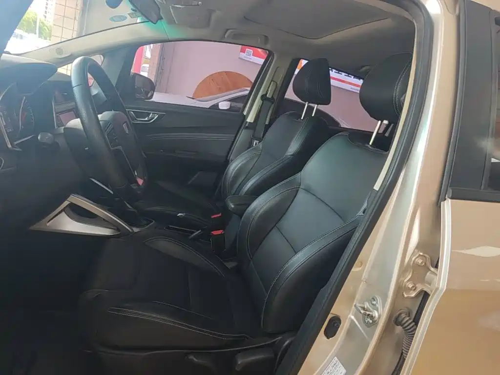 Geely Vision X3 2019 — фото 15