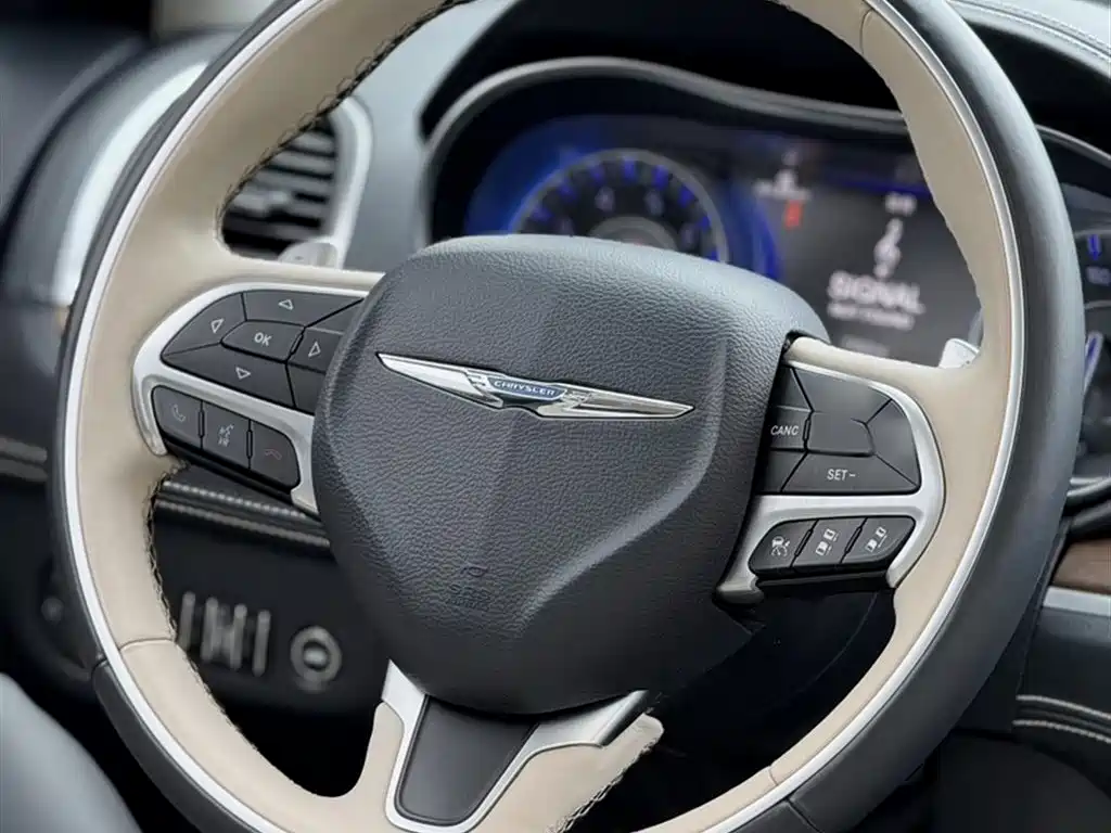 Chrysler 300C 2016 — фото 3