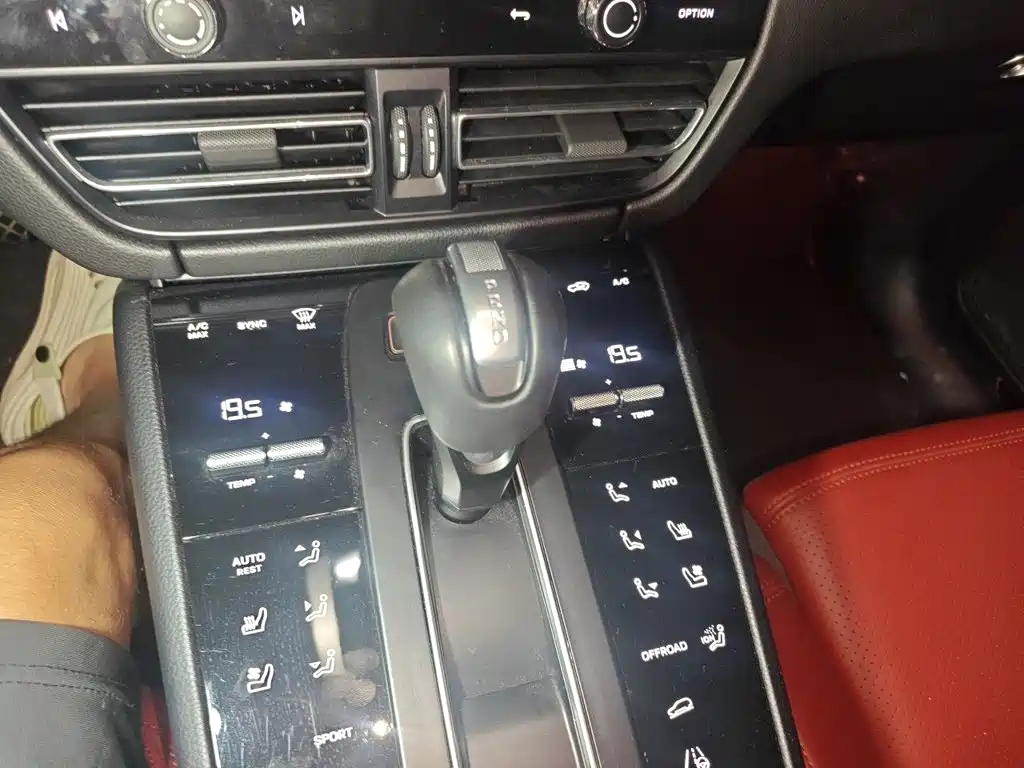 Porsche Macan 2023 — фото 15