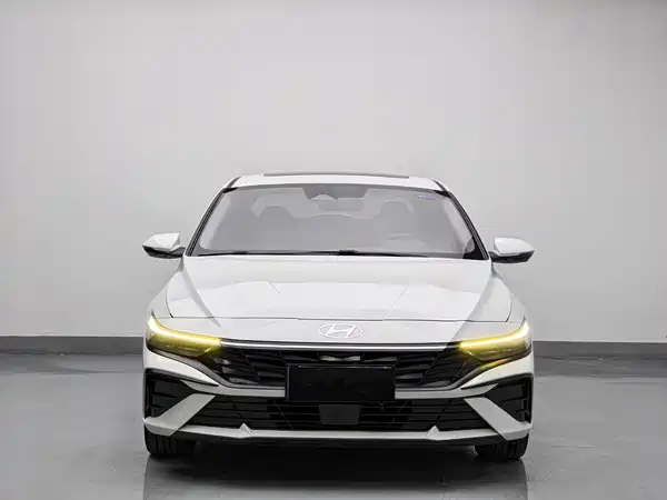 Hyundai Elantra 2023