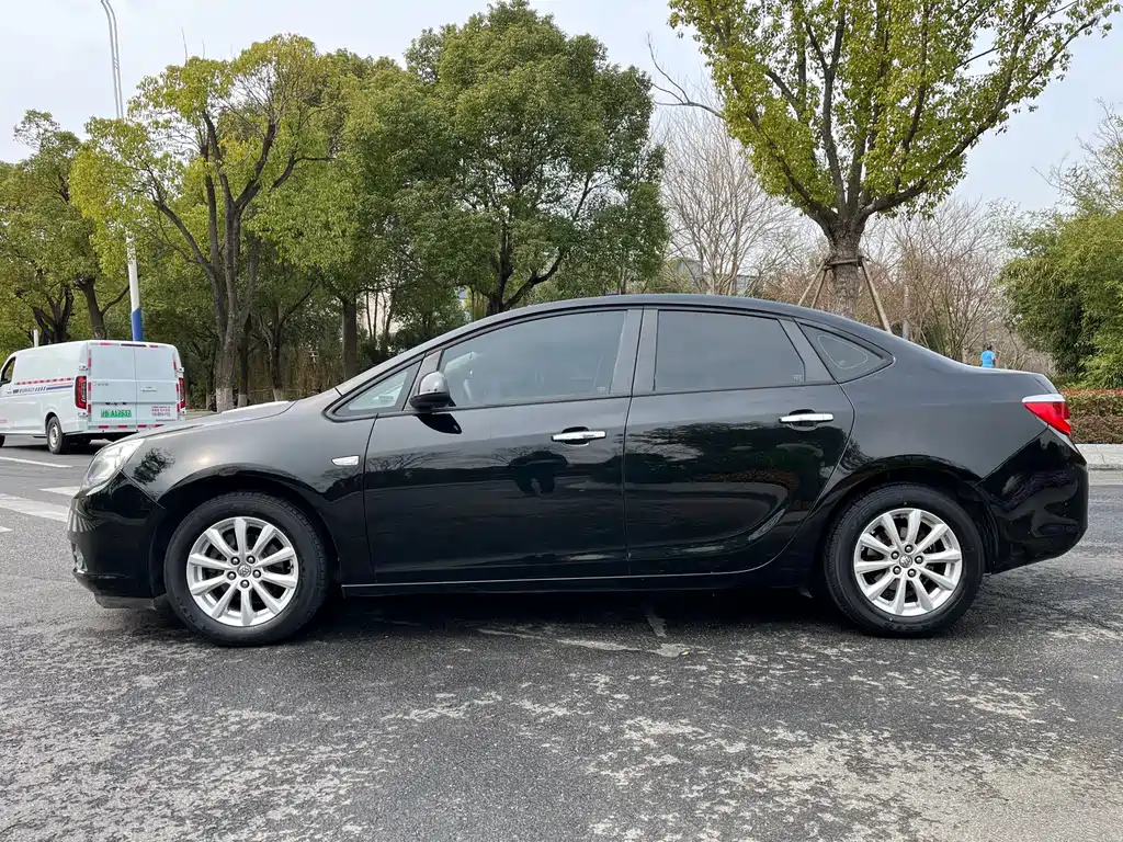 Buick Excelle 2013