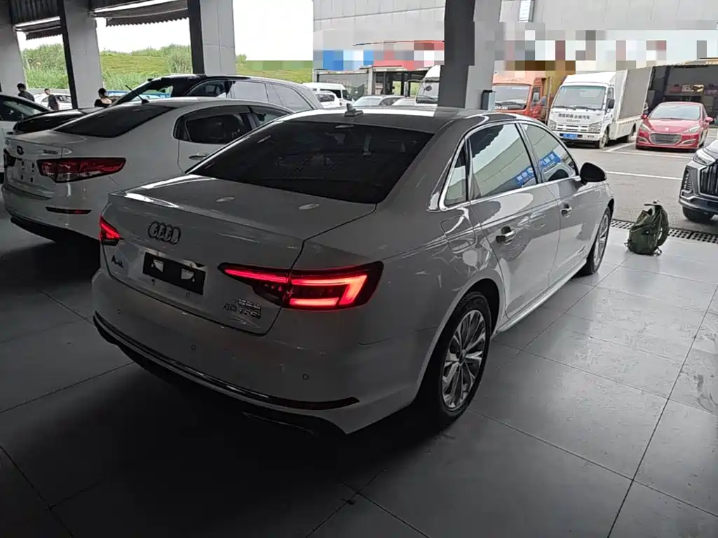Audi A4L 2019