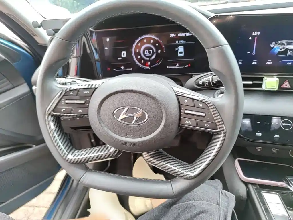 Hyundai Elantra 2020 — фото 11