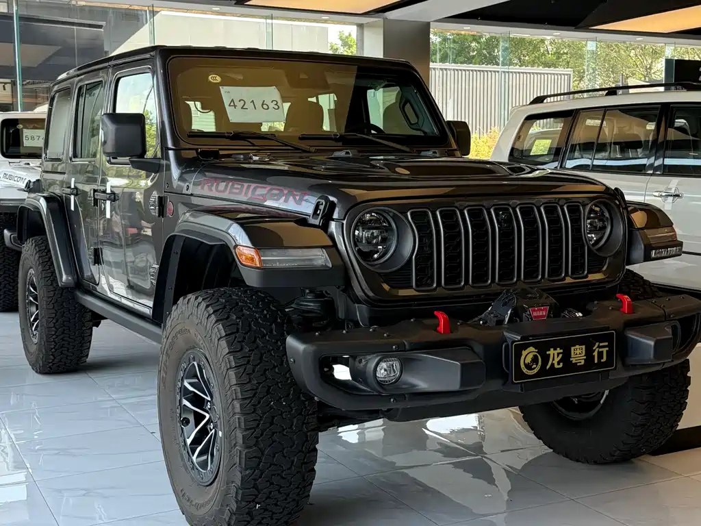 Jeep Wrangler — фото 1