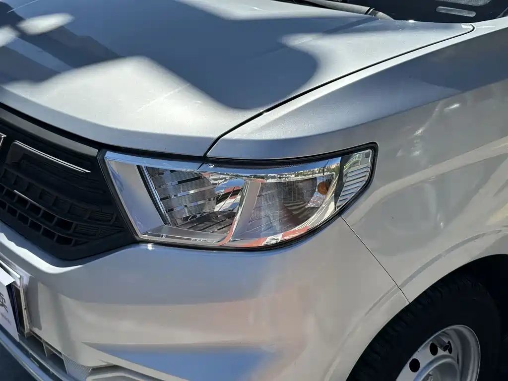 Wuling Hongguang V 2022 — фото 15