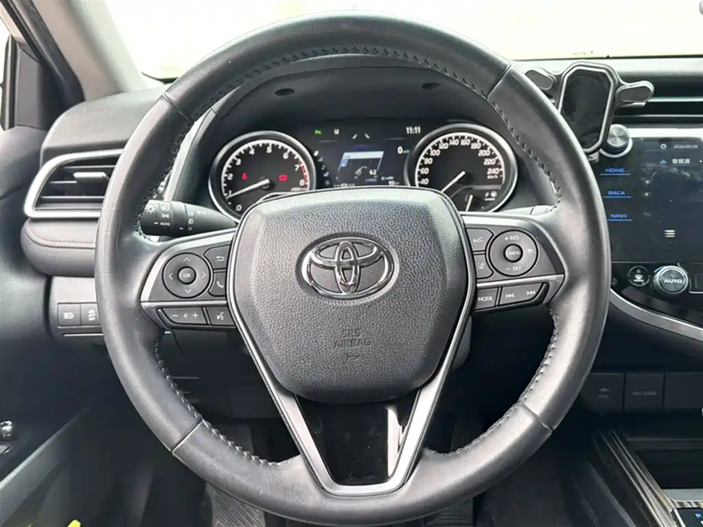 Toyota Camry 2020 — фото 15