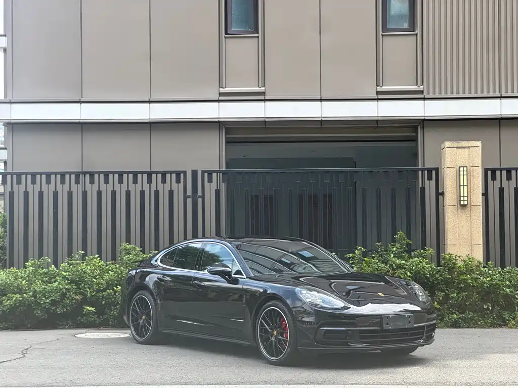 Porsche Panamera 2018 — фото 4