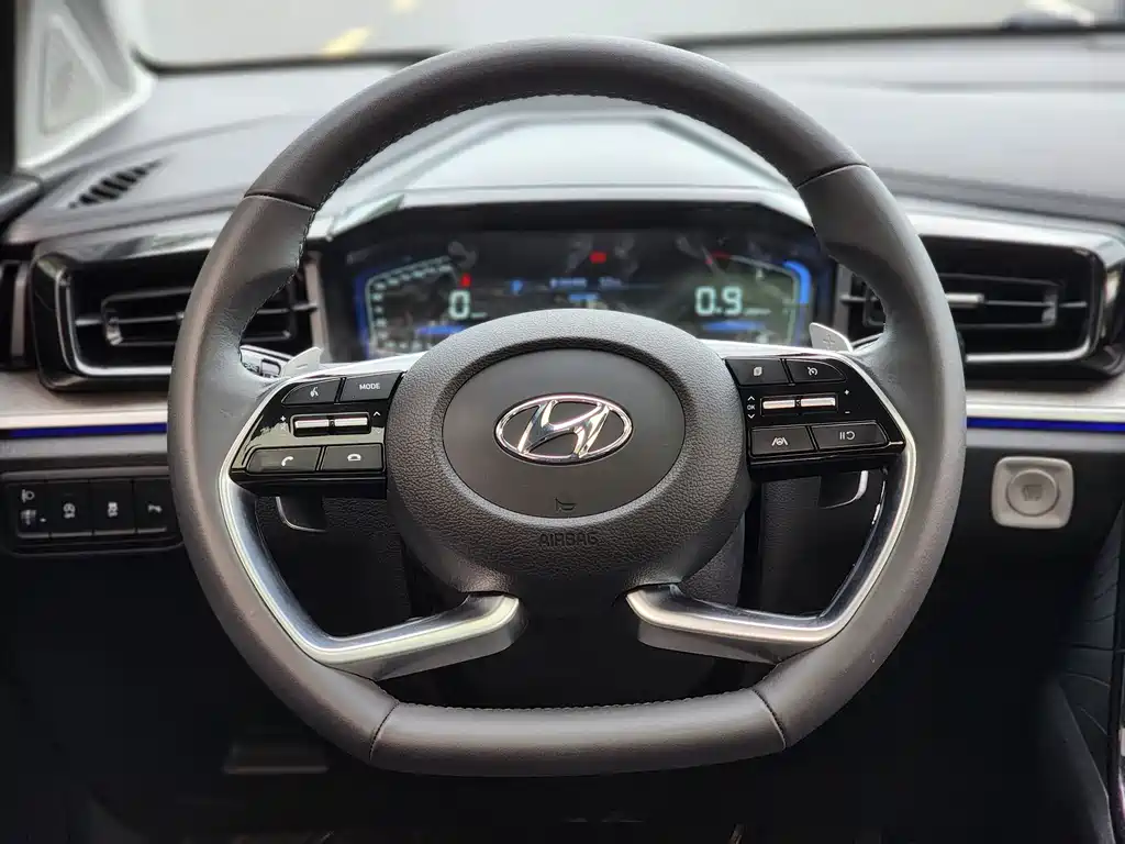 Hyundai Custo 2023 — фото 11