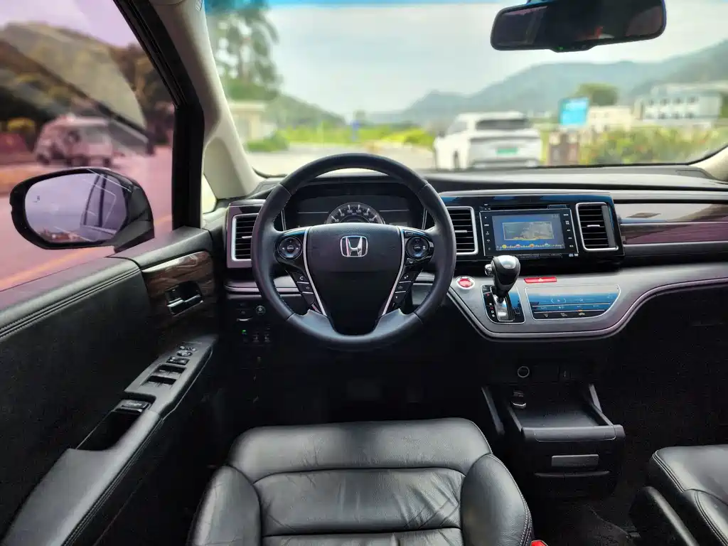 Honda Elysion 2017 — фото 10
