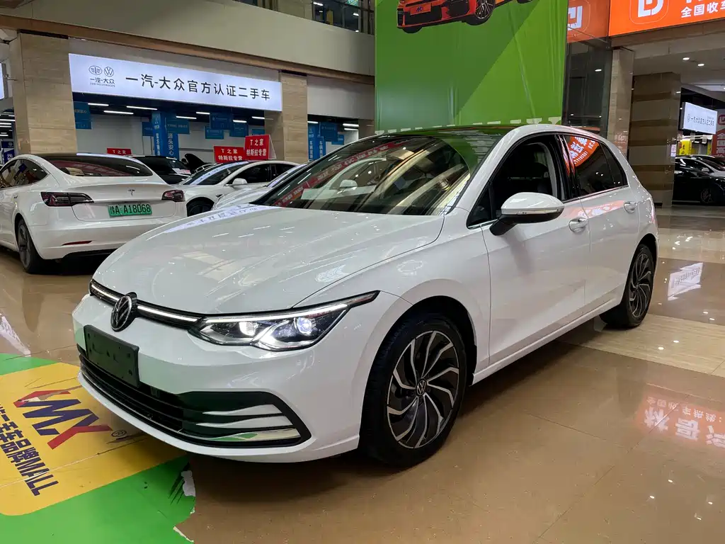 Volkswagen Golf 2024