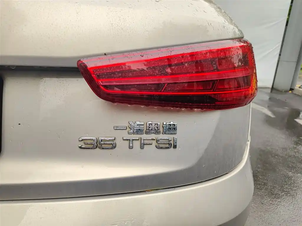 Audi Q3 2017 — фото 16