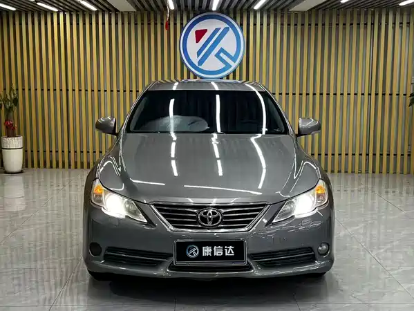 Toyota Reiz 2010