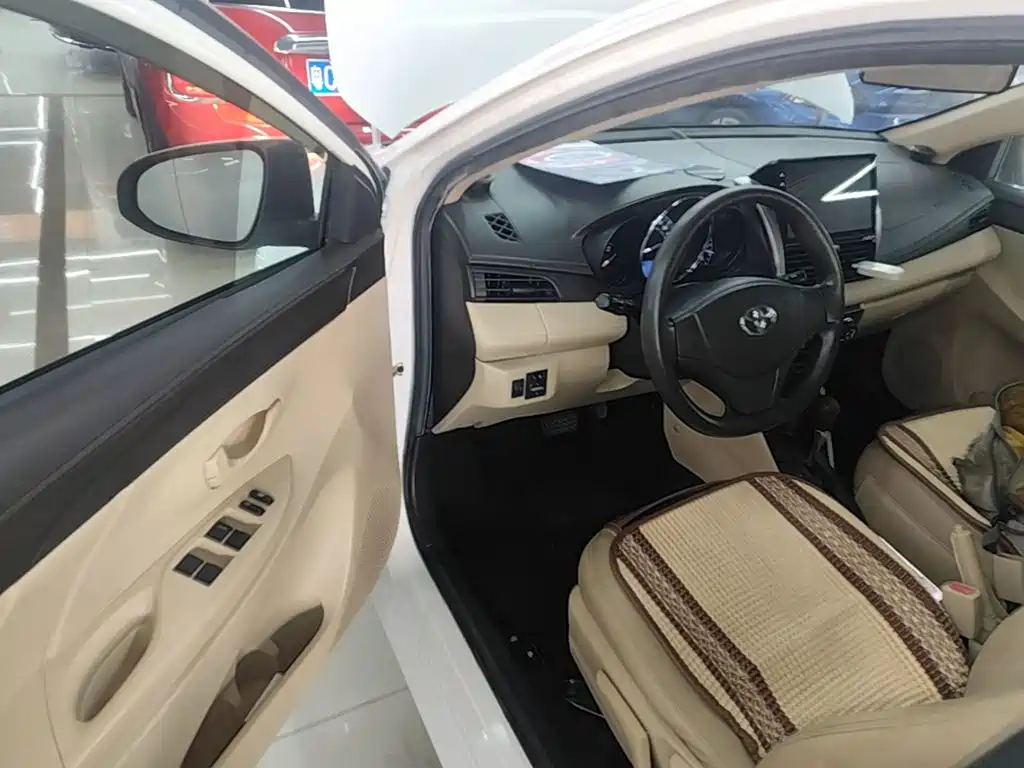 Toyota Vios 2015 — фото 16